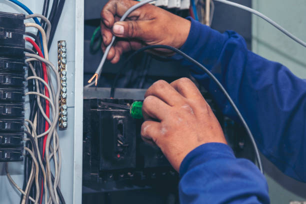 Best Affordable Emergency Electrician  in Chipley, FL